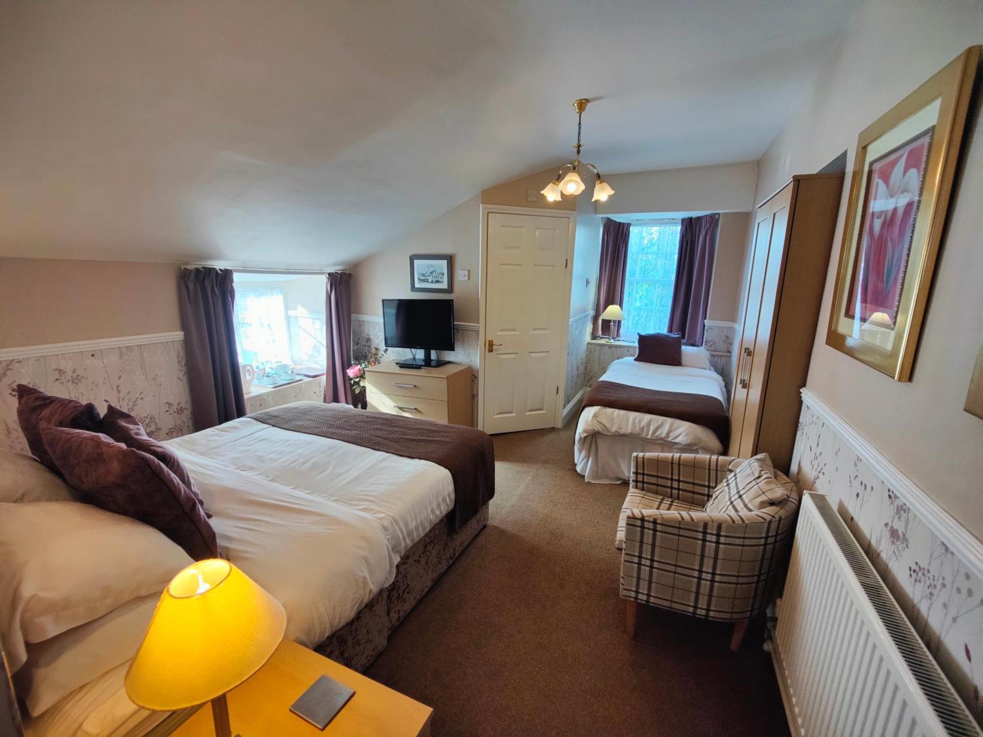 The Pack O' Cards Hotel Combe Martin Bagian luar foto