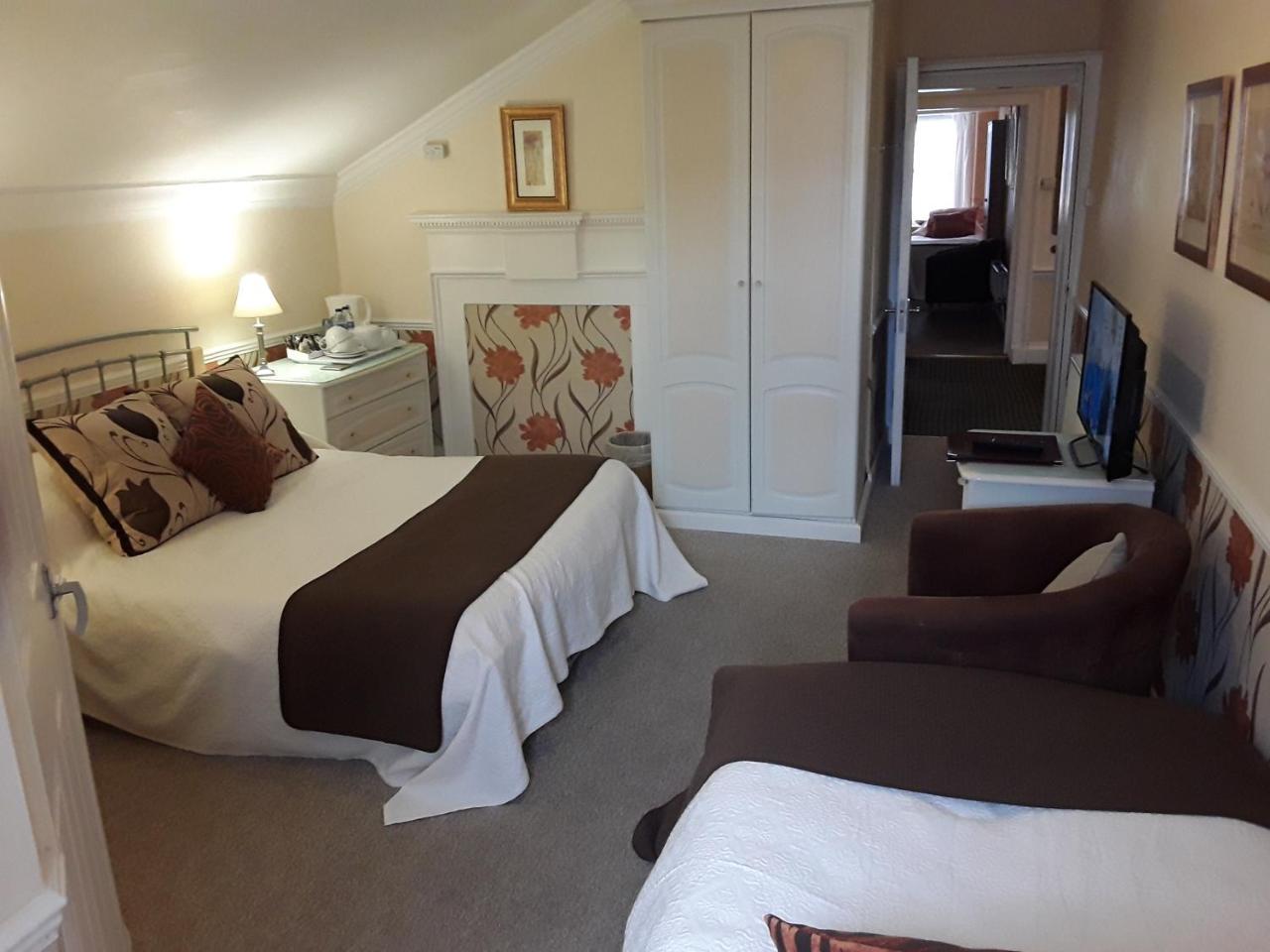 The Pack O' Cards Hotel Combe Martin Bagian luar foto